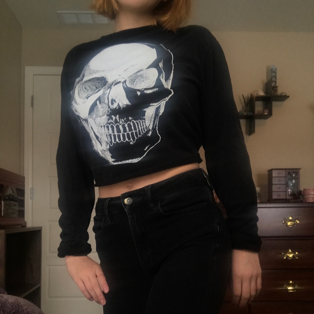 Yingyang black/white cropped skull sweatshirt